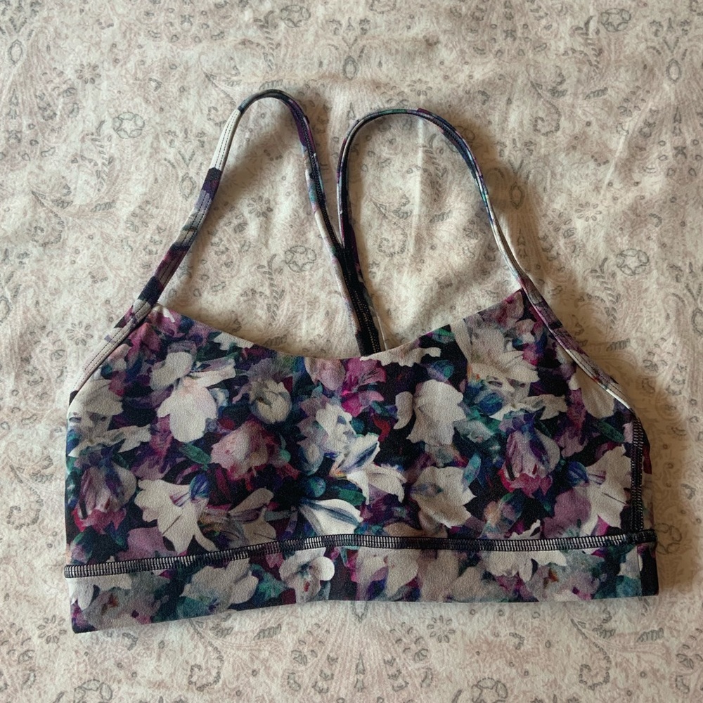 Lululemon sports bra